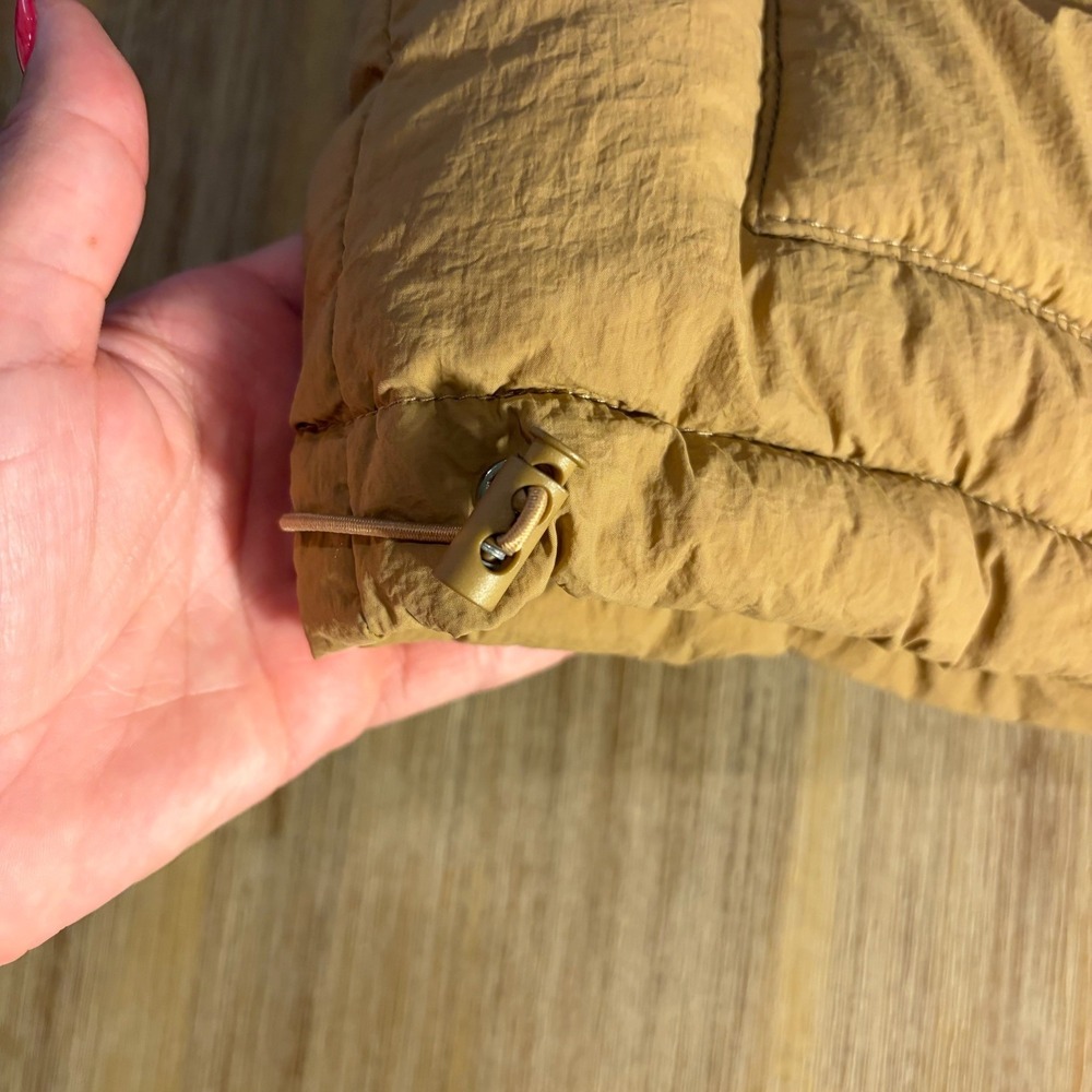 Pretty Little Thing Beige Hooded Puffer Vest Size Medium Petite - Picture 2 of 12